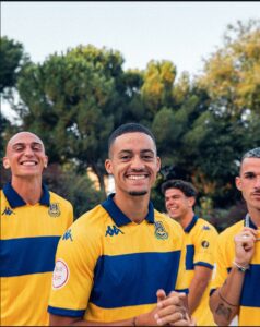 El Alcorcón presenta su equipación para la temporada 2024-25