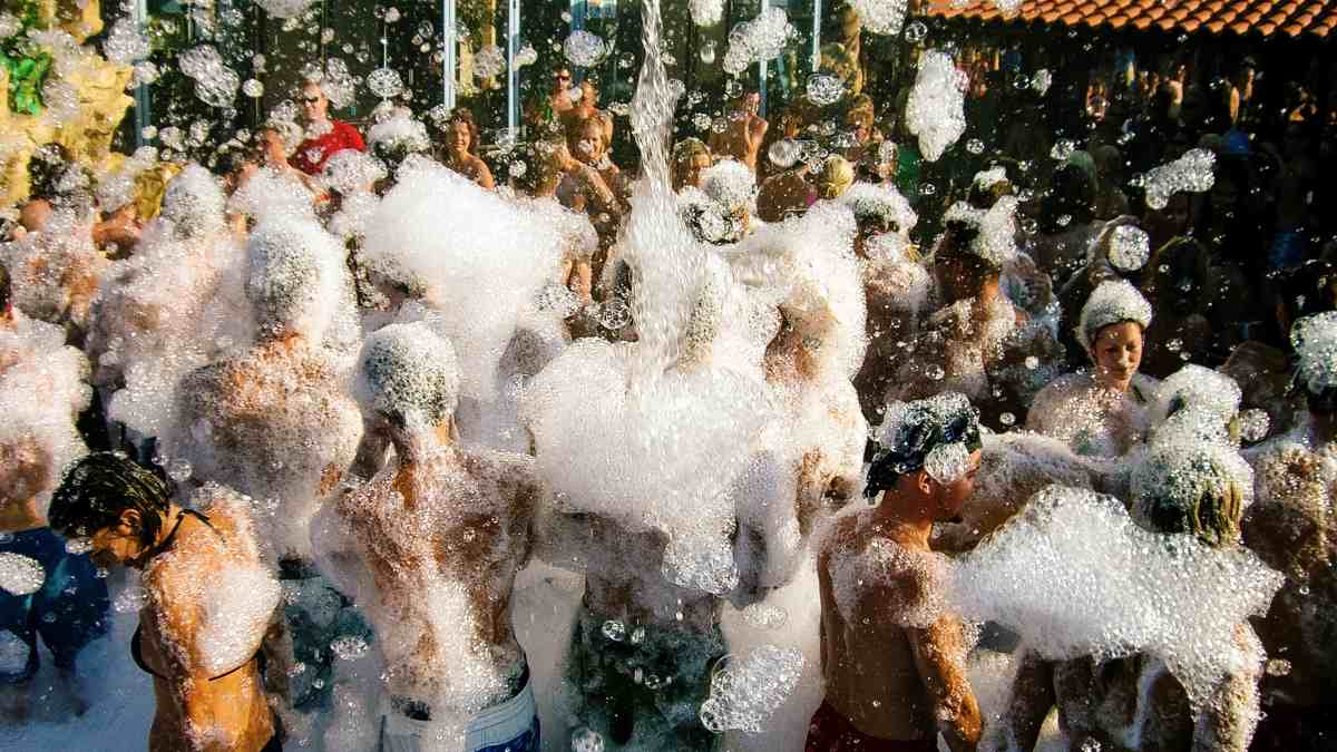 Numerosas Fiestas de la Espuma en Alcorcón