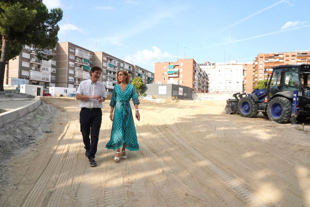 Avanzan las obras para un aparcamiento gratuito disuasorio y para el nuevo espacio medioambiental y deportivo en Alcorcón