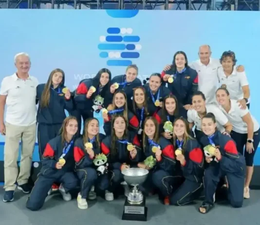 María Matamala, vecina de Alcorcón, campeona mundial con la selección juvenil de waterpolo