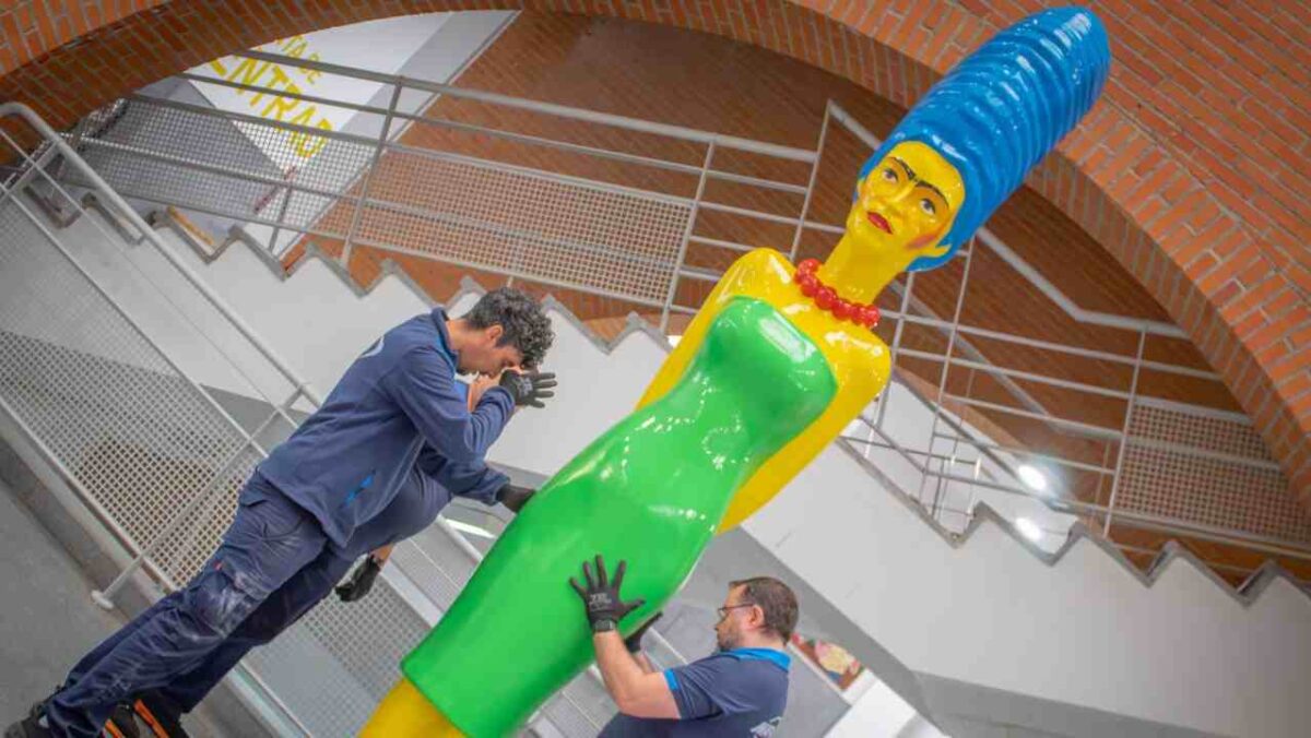 Alcorcón se convierte en sede de “La Escultura” que fusiona a Frida Khalo y Marge Simpson