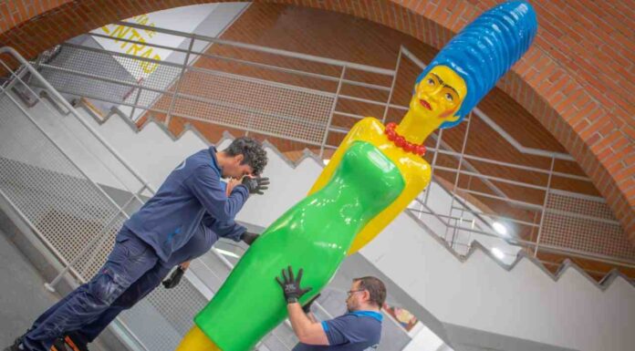 Alcorcón se convierte en sede de “La Escultura” que fusiona a Frida Khalo y Marge Simpson