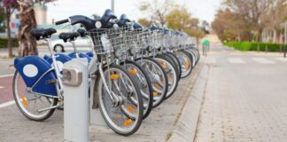 Alcorcón instala un aparcabicicletas en la estación de Las Retamas