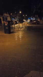 Inundaciones en varias calles de Alcorcón que han producido cortes de luz y agua