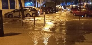 Inundaciones en varias calles de Alcorcón que han producido cortes de luz y agua