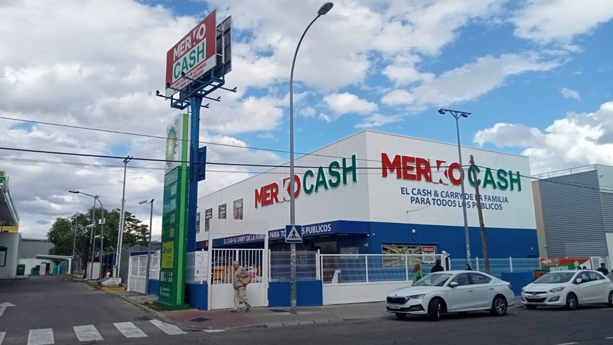 La apertura del supermercado Merkocash que conquista Alcorcón