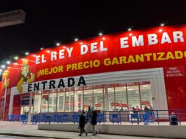 Éxito rotundo en la apertura de El Rey del Embargo en Alcorcón