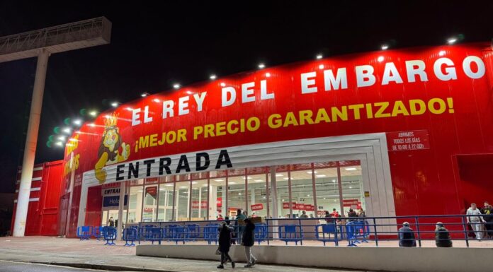 Éxito rotundo en la apertura de El Rey del Embargo en Alcorcón