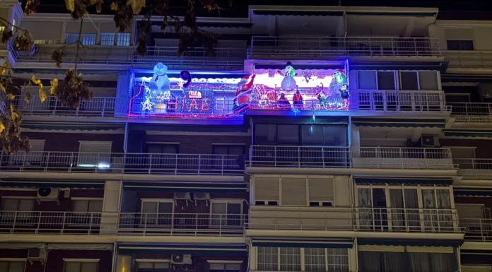 La terraza luminosa de Navidad que se ha hecho viral fuera de Alcorcón