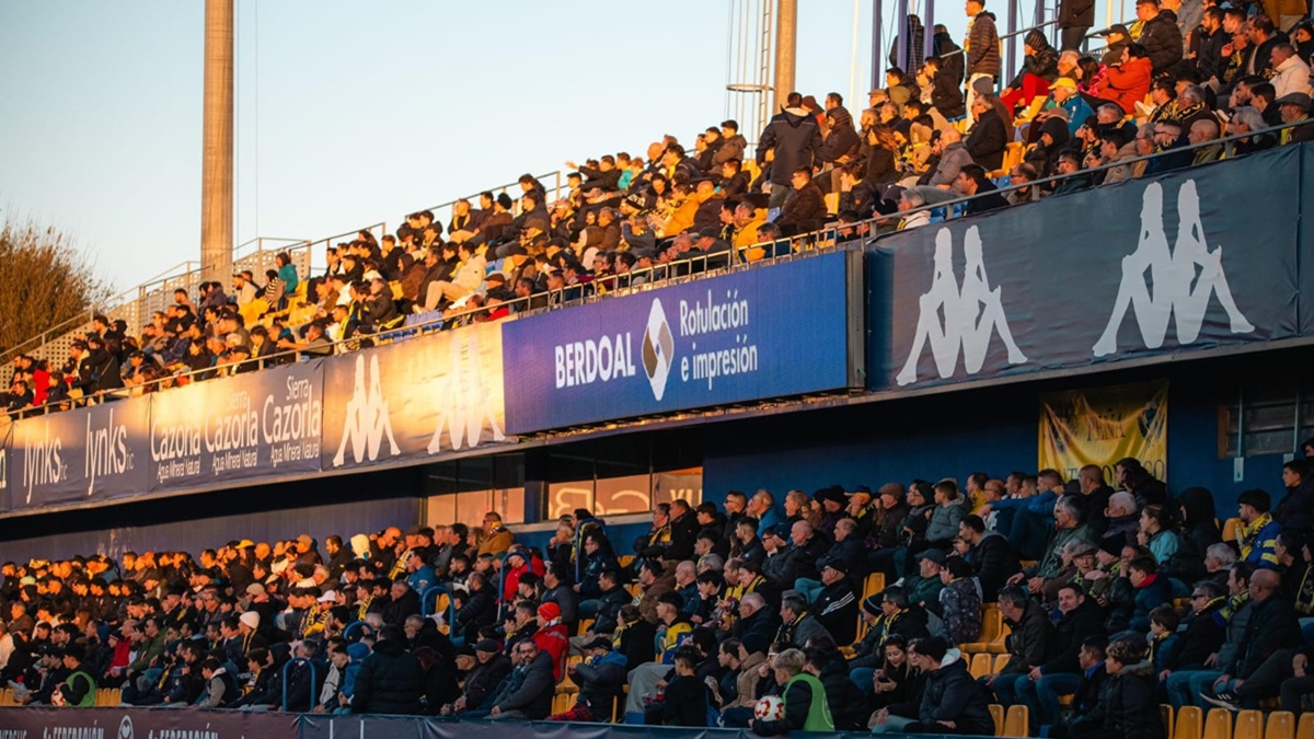 El Alcorcón vuelve al camino de la derrota, el Trival maravilla con una espectacular remontada...