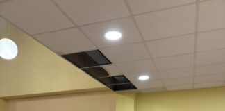 El techo del comedor del CEIP Fuente del Palomar en Alcorcón sufre un desplome