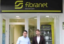 Jose Ángel Martínez, director de Seguridad y Fernando Pascual, director Financiero de Fibranet: «Gracias a los vecinos por confiar en nosotros. Es un honor que Fibranet sea la alarma de Alcorcón».