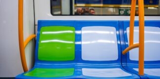 Nuevos asientos verdes para los trenes de metro de Alcorcón