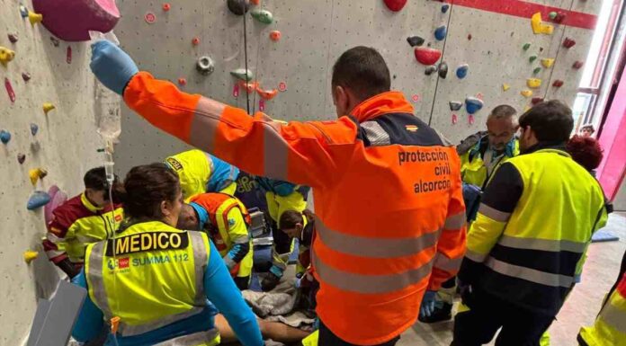 Un joven en estado grave tras caer desde una altura de 7 metros en un rocódromo de Alcorcón Un joven en estado grave tras cae desde una altura de 7 metros en un rocódromo de Alcorcón