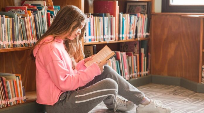 La literatura se abre paso en Alcorcón con 'La noche de los libros'