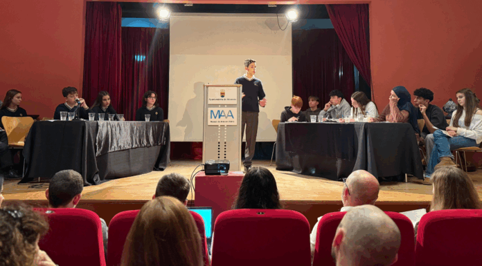 Villalkor y el IES Parque de Lisboa representarán a Alcorcón en la Liga de Debate de la UNED: podcast alcorconhoy