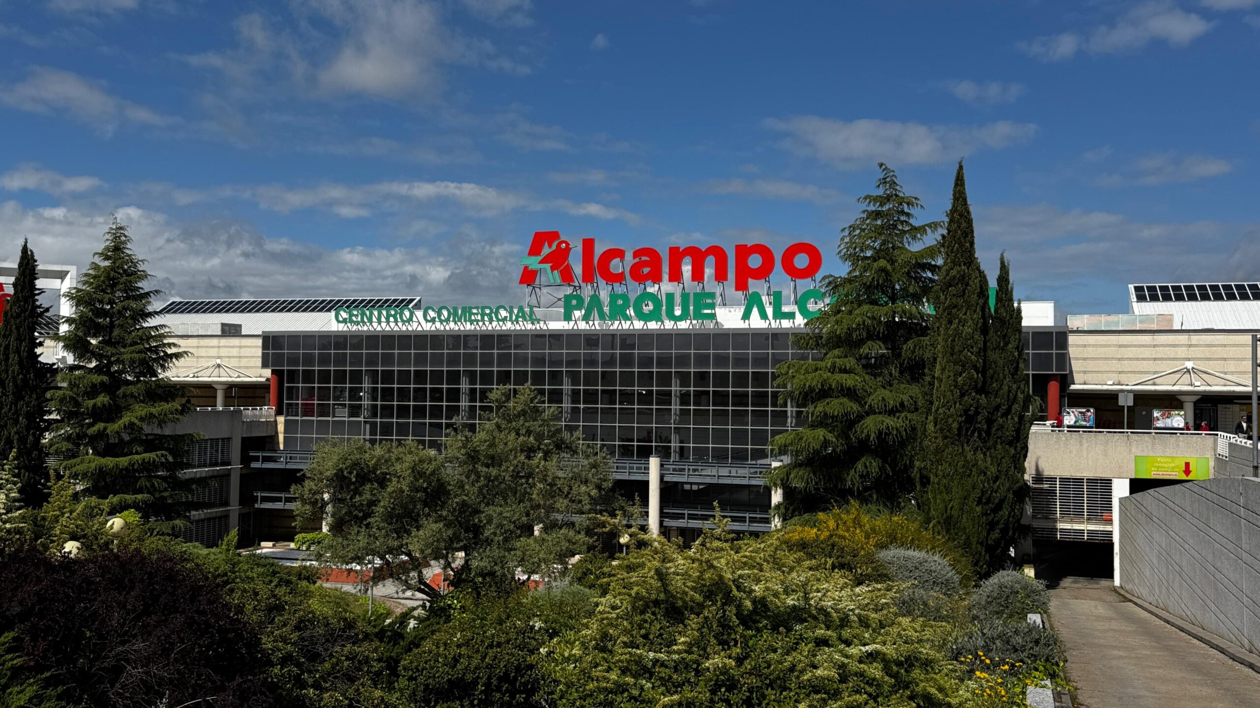Importante reducción de plantilla en el mítico Alcampo de Parque Oeste en Alcorcón