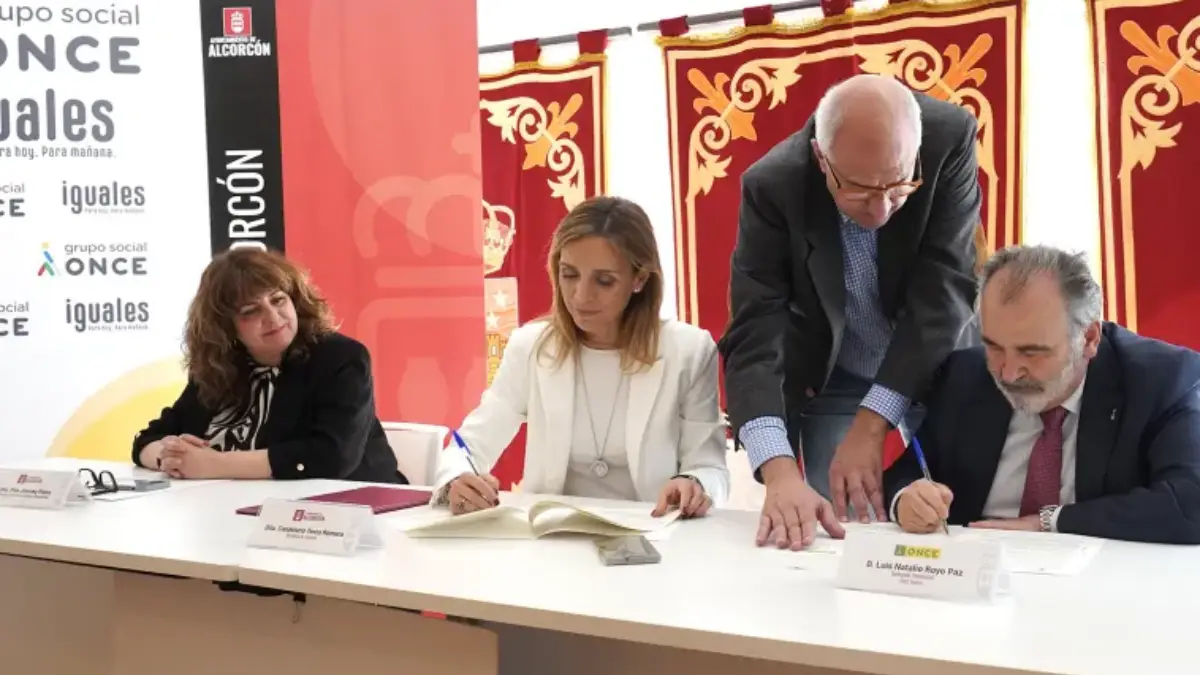 Renovado su acuerdo de colaboración. Alcorcón y la ONCE refuerzan su alianza para garantizar la inclusión de las personas con discapacidad