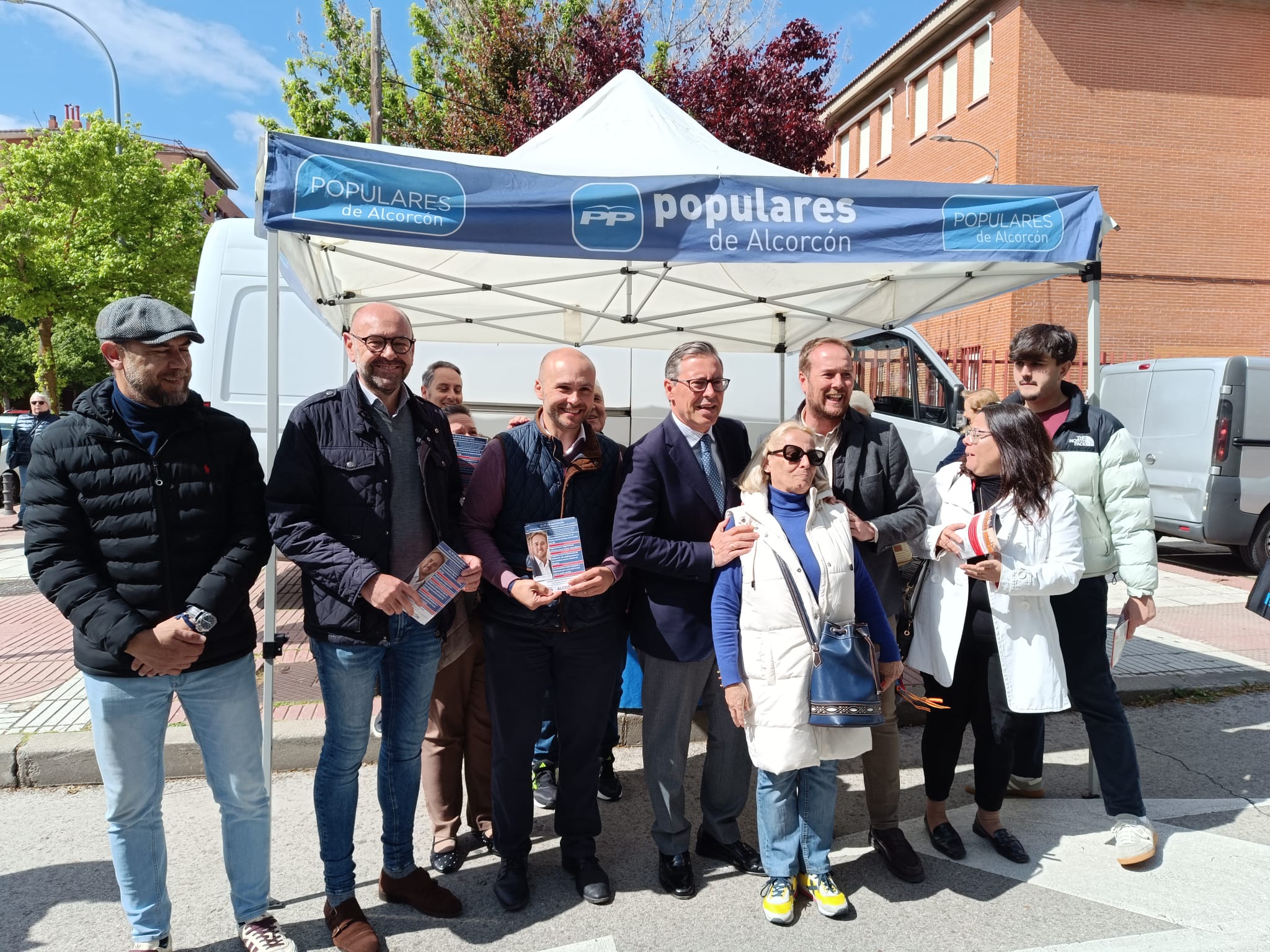 Alfonso Serrano, secretario general del PP en Madrid, visita Alcorcón