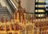 Diez jubilados de Alcorcón recrean la Catedral de Milán con palillos de madera