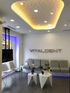 35 años cuidando tu salud bucodental y general en Vitaldent