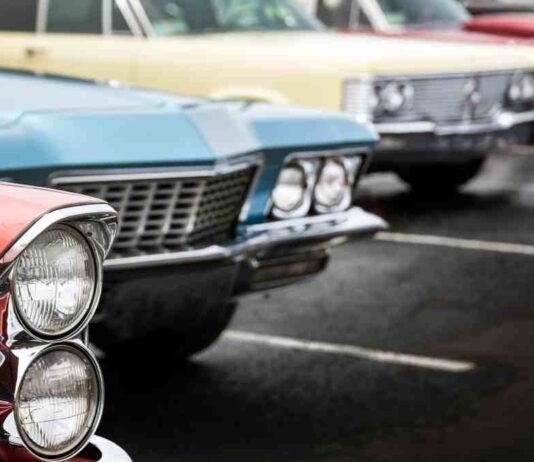 Exhibición masiva de coches clásicos en Alcorcón