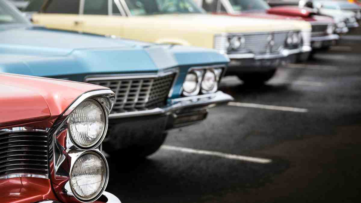 Exhibición masiva de coches clásicos en Alcorcón