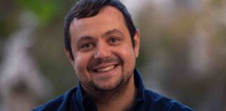 David Comas asume la estrategia comunicativa de Sumar tras el legado de Jesús Santos