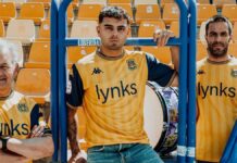 El Alcorcón presenta su nueva equipación y alucinan en redes sociales