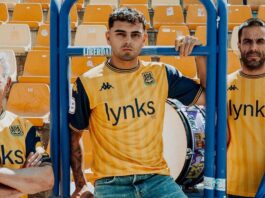 El Alcorcón presenta su nueva equipación y alucinan en redes sociales
