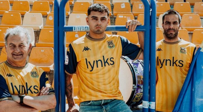El Alcorcón presenta su nueva equipación y alucinan en redes sociales