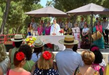Gran fiesta en la celebración de la XXXIII Romería en honor a Nuestra señora del Rocío en Alcorcón
