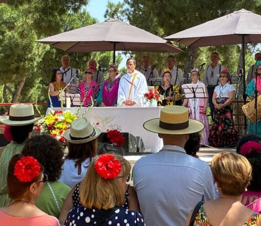 Gran fiesta en la celebración de la XXXIII Romería en honor a Nuestra señora del Rocío en Alcorcón