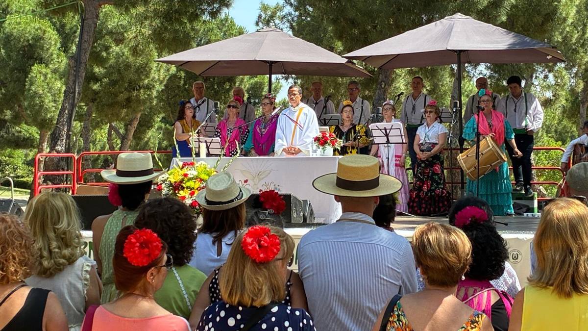 Gran fiesta en la celebración de la XXXIII Romería en honor a Nuestra señora del Rocío en Alcorcón