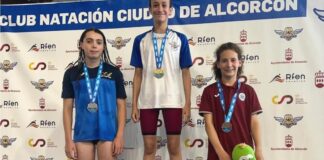 Daniela Navarro, la nadadora de Alcorcón que asombra en el Campeonato de Madrid