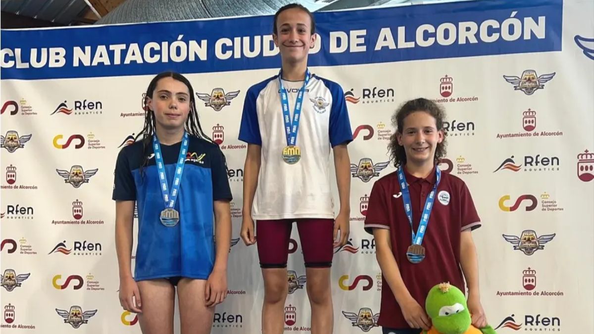 Daniela Navarro, la nadadora de Alcorcón que asombra en el Campeonato de Madrid