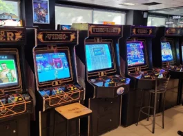 King Kong amenaza con destruir Alcorcón desde Factoría Retro