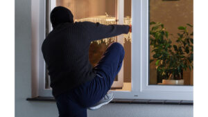 Afandecor advierte desde Alcorcón: reforzar la seguridad antes de irse de vacaciones es clave para evitar robos