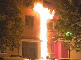 Incendio presuntamente intencionado en un bar afecta a un edificio en Alcorcón