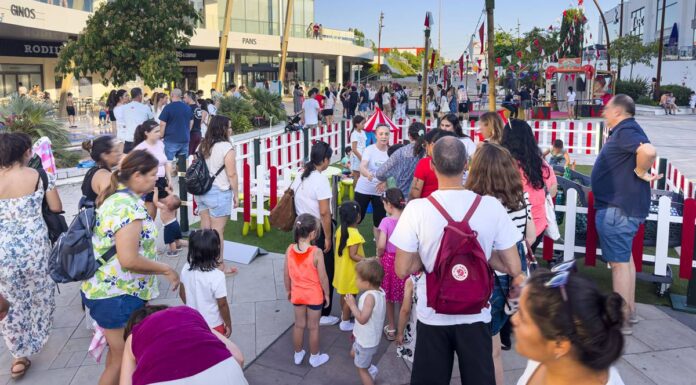 La magia del circo en TresAguas, llenazo en Santo Domingo para ver al Alcorcón… La magia del circo en TresAguas, llenazo en Santo Domingo para ver al Alcorcón...