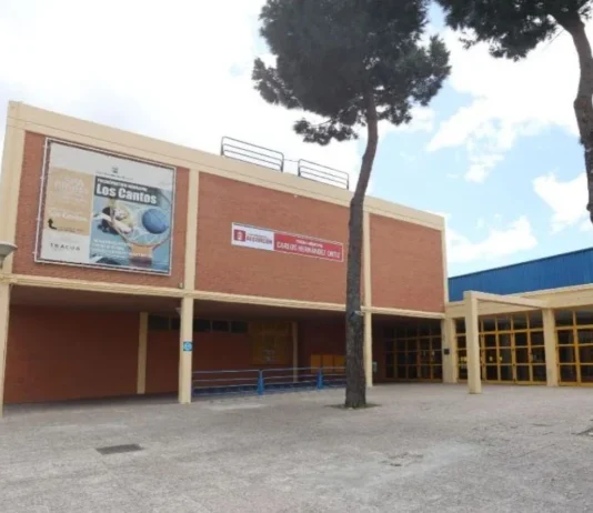 La esperada renovación del exterior del polideportivo Los Cantos de Alcorcón ya está en marcha