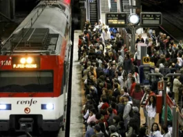 Los vecinos de Alcorcón piden la ampliación de la L10 hasta Móstoles