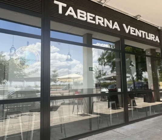 Celebración del segundo aniversario de Taberna Ventura en Alcorcón por todo lo alto