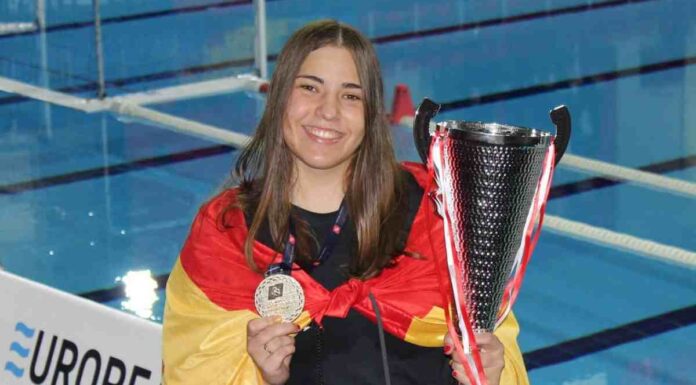 Una jugadora del Club Natación Alcorcón se halza con el oro europeo de Waterpolo Sub-16