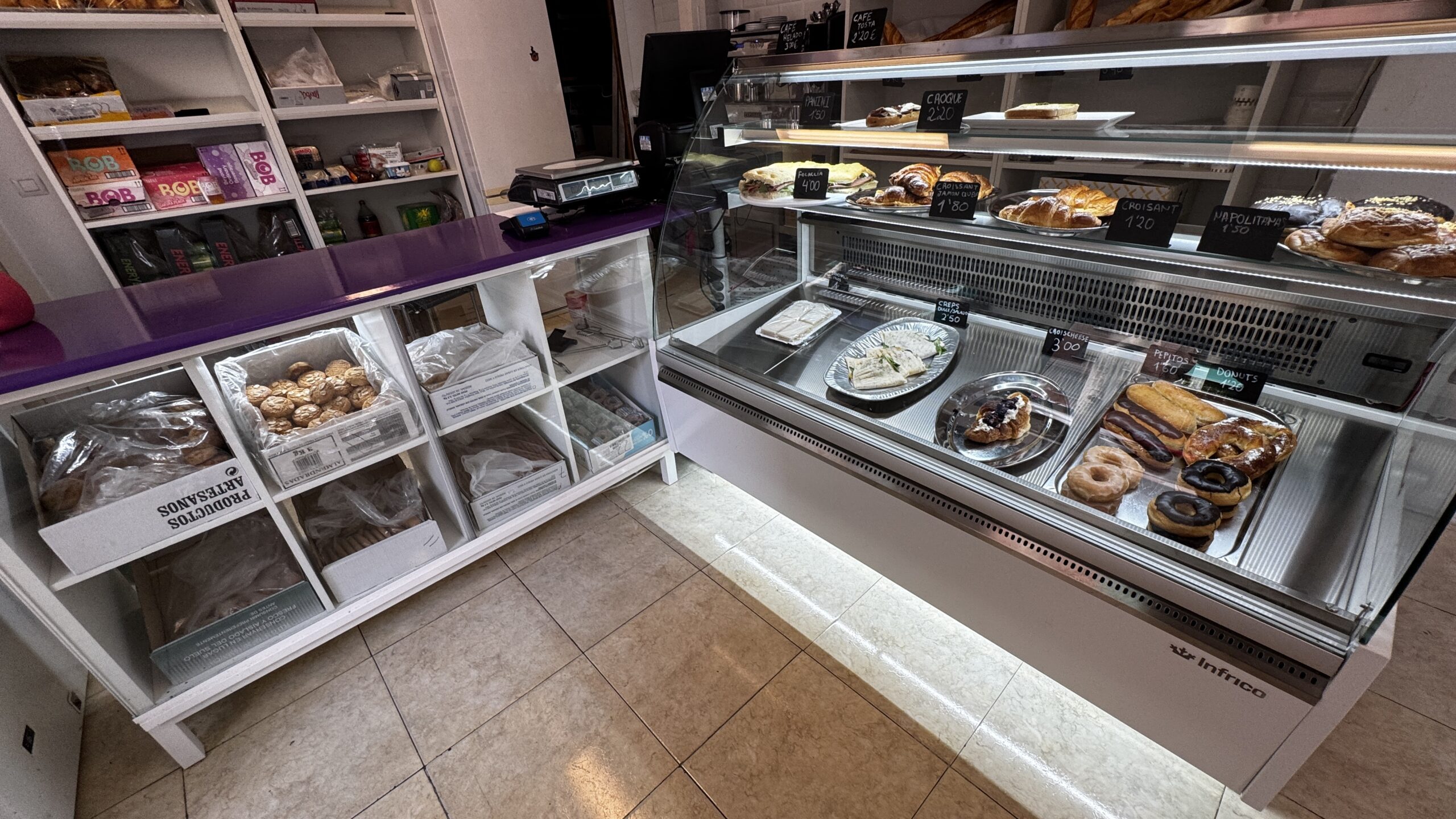 La panadería Chulis abre en Alcorcón con sorprendentes bebidas y dulces