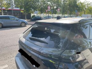 Aparecen varios coches dañados cerca del Hospital de Alcorcón