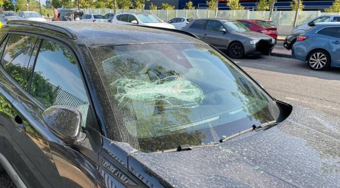 Aparecen varios coches dañados cerca del Hospital de Alcorcón