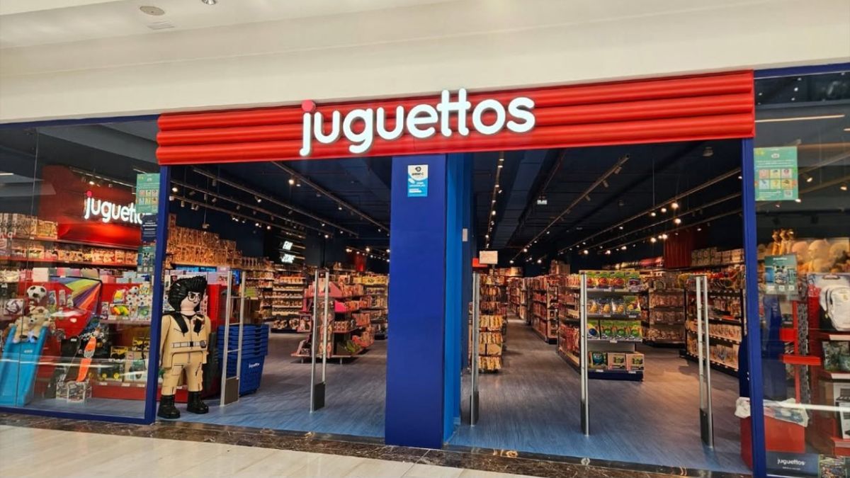 Alcorcón celebra la apertura de una tienda de Juguettos en TresAguas