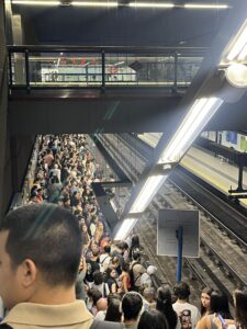 La odisea para llegar en transporte a la Universidad Complutense desde Alcorcón