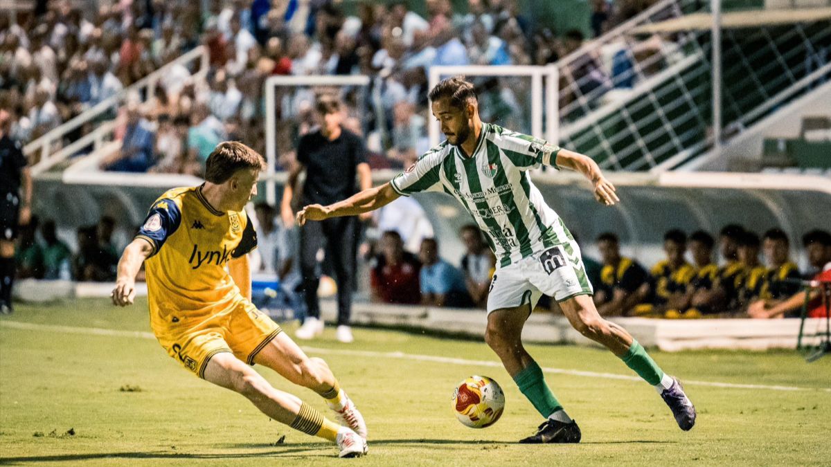 El Alcorcón asalta El Maulí, primera derrota del Trival Valderas...